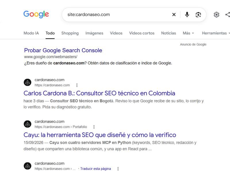 Resultados de Google para site:cardonaseo.com: la portada aparece con el título «Carlos Cardona B.: Consultor SEO técnico en Colombia» y debajo el caso de Cayu